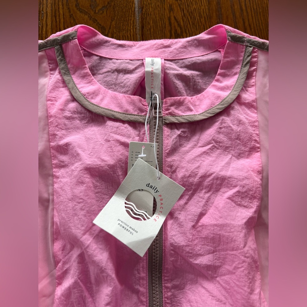 🆕 Daily Practice Puff Sleeve Front Zip Pink and Tan Short Sleeve Romper - Picture 6 of 13